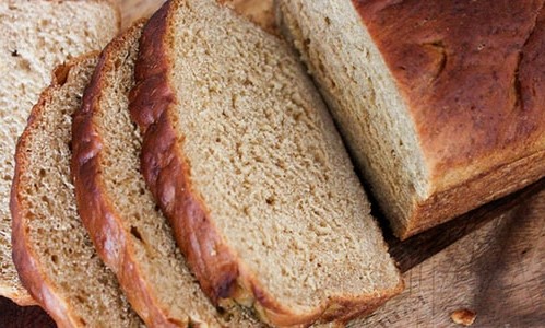 Old-fashioned bread from New England.  make with molasses, and bakes in a loaf form